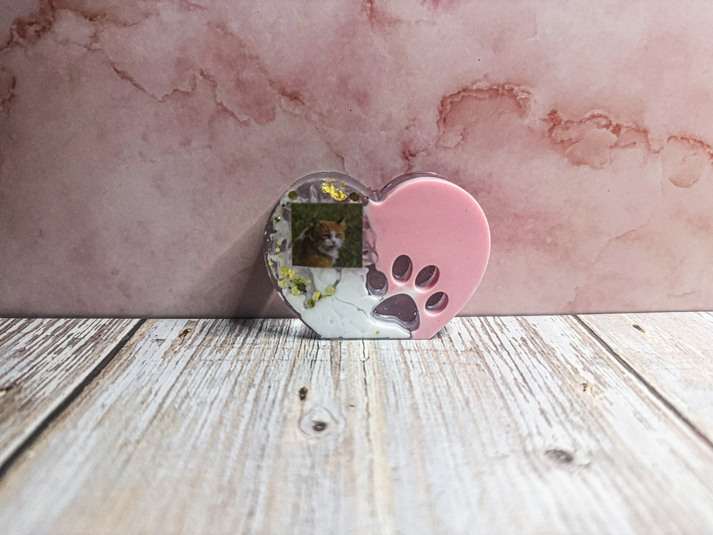 Kleines stehendes Herzchen mit Pfötchen