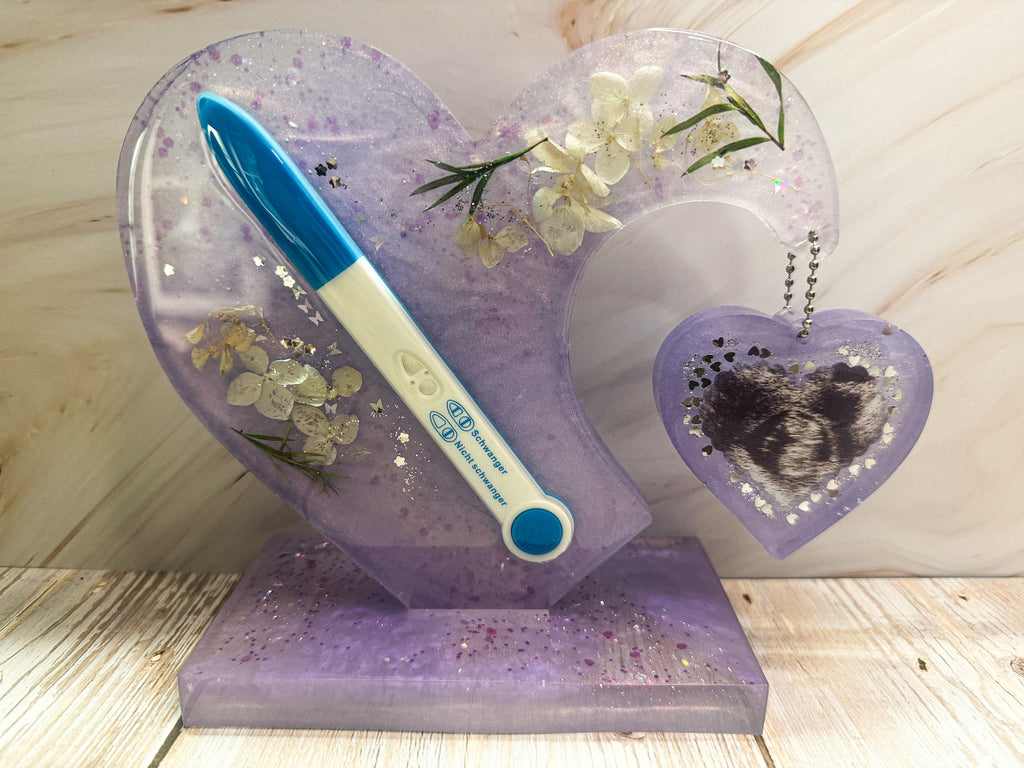 Herzförmiges Erinnerungsstück "Schwangerschaft" mit Anhänger